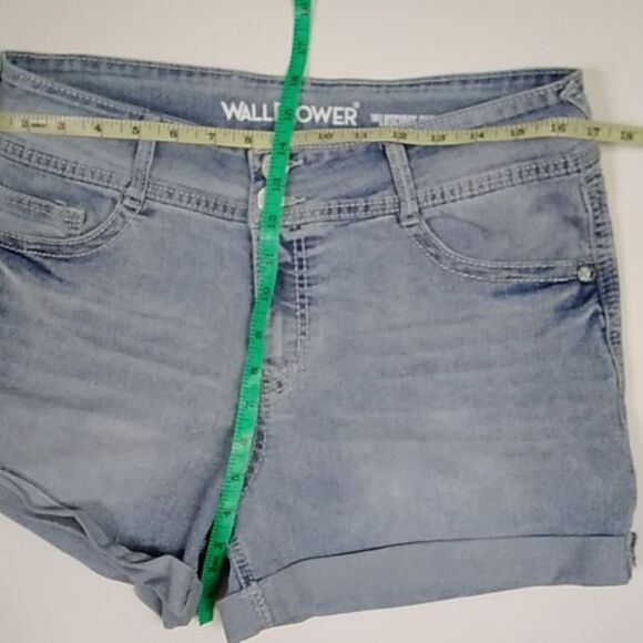 Wallflower The Luscious Curvy Fit Short Size 13 - Picture 8 of 9